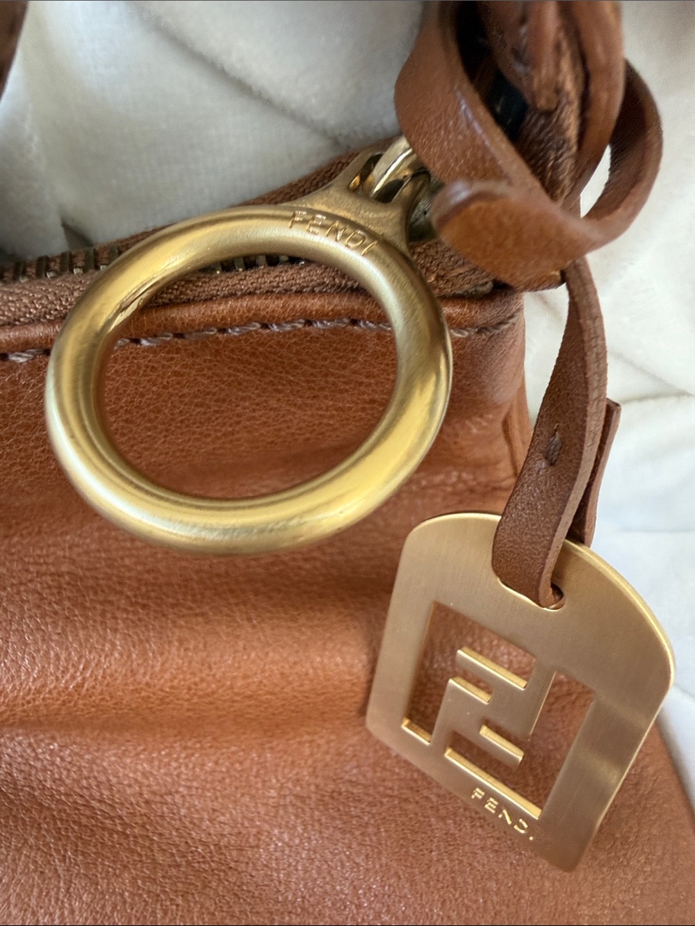 Fendi Vintage Small Leather Oyster Bag in Cognac Brown - Picture 4 of 5